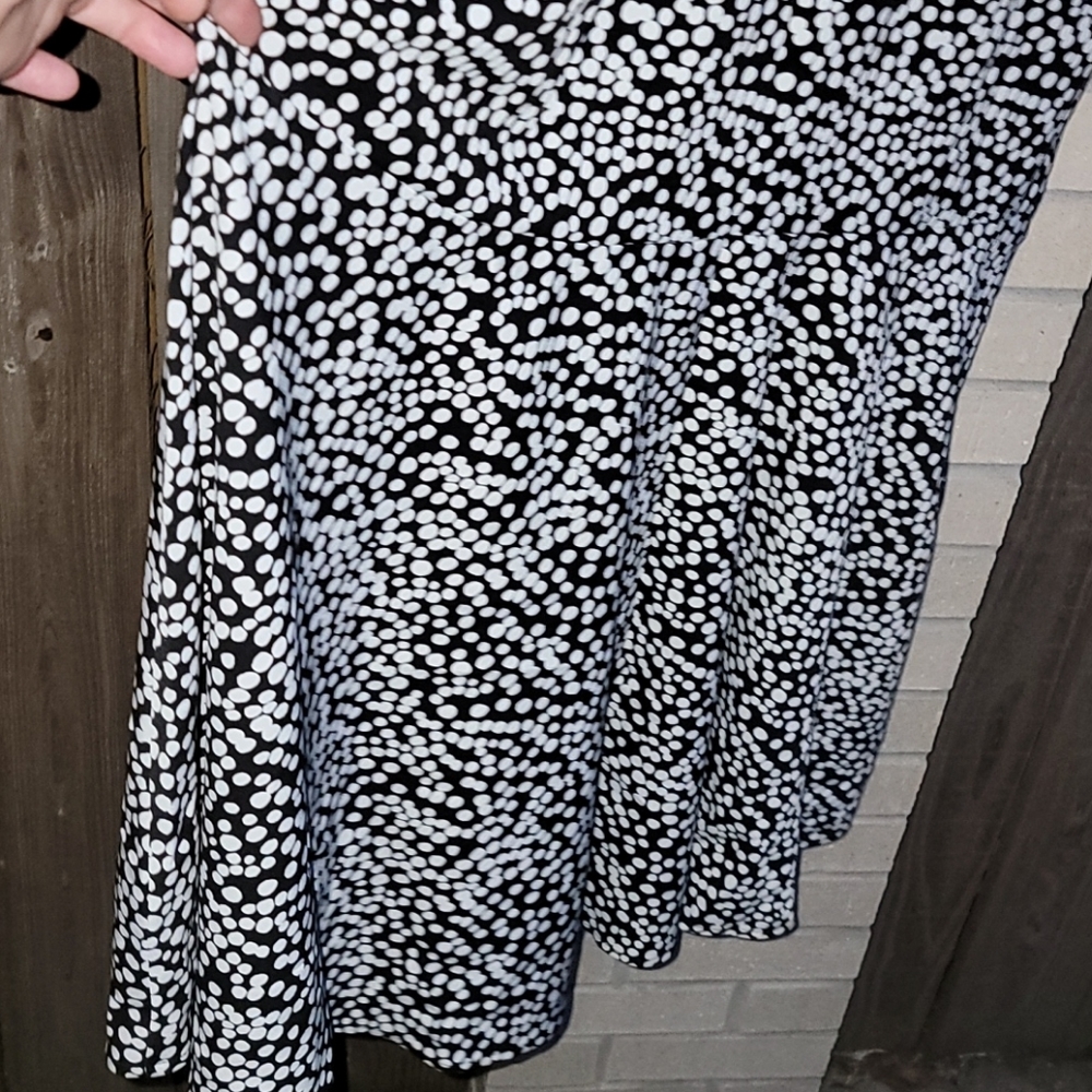 New!Black & White Polka Dot Midi dress - Picture 7 of 11